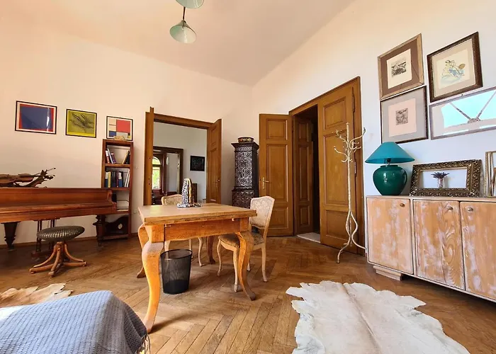 Heritage Park Royal Appartement