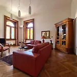 Apartment Heritage Park Royal *