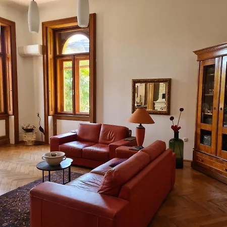 Heritage Park Royal Apartman