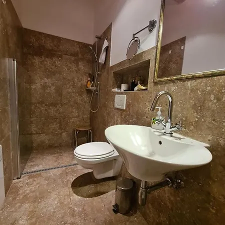 Heritage Park Royal Apartman *