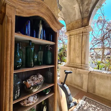 Heritage Park Royal Διαμέρισμα