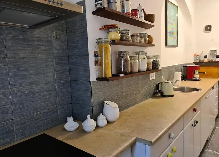 Heritage Park Royal Apartment *